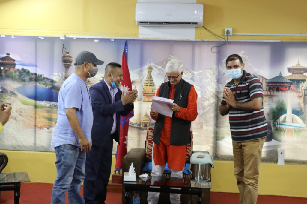 मकवानपुरका व्यवसायीका लागि १० हजार डोज खोप माग