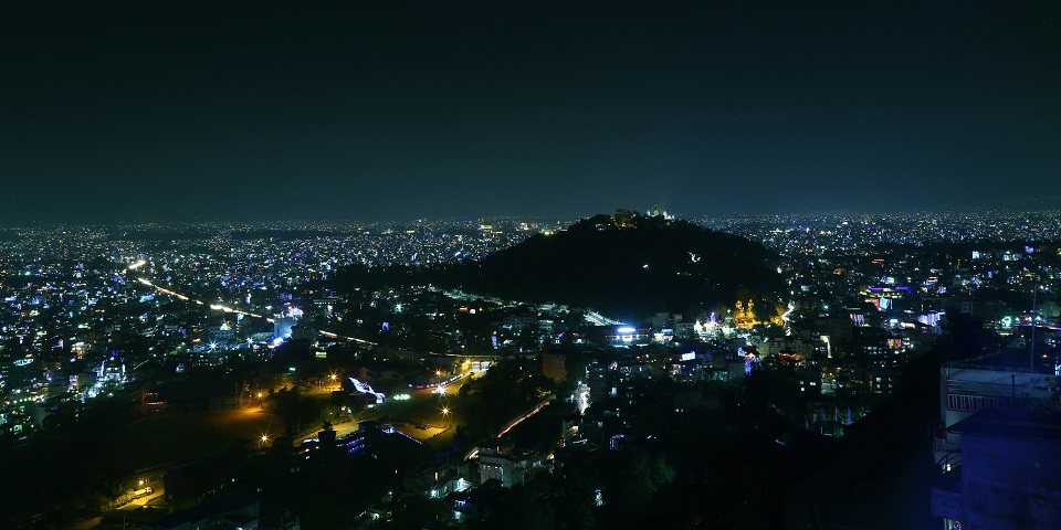 काठमाडौं उपत्यकामा आजदेखि राति आठ बजेपछि अत्यावश्यक बाहेकका सवारीसाधन चलाउन निषेध