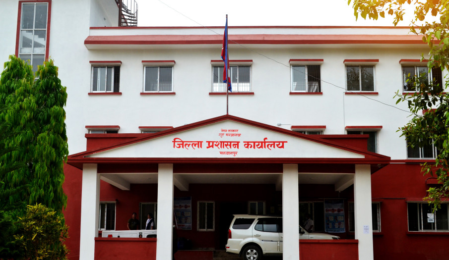 मकवानपुरमा राष्ट्रिय परिचयपत्रका लागि समय हेरफेर